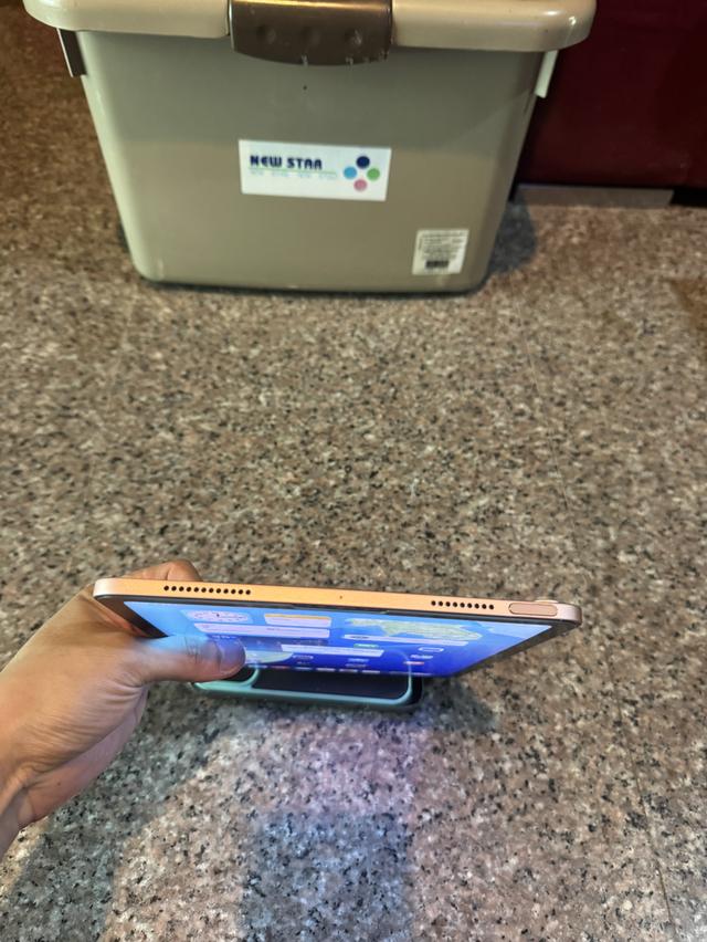 ขายๆๆๆถูกๆๆiPadAir4สีใหม่หายากPink 64กิ๊กWifi Only ใช้งานดีทุกๆฟังชั่นสูนTrueทุกๆฟังชั่นรีสโตได้ตลอดไม่มีติดไอคราว Model TH/A สภาพ: 97% สวยๆๆคับไร้ร รูปย่อยที่ 3