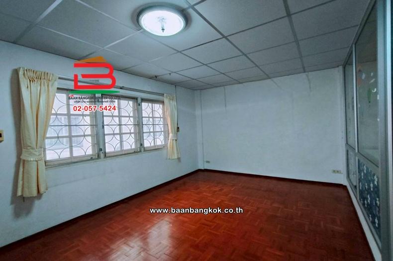 ทาวน์โฮม เนื้อที่ 18 ตร.ว. หมู่บ้านสรานนท์ (ติวานนท์-ปากเกร็ด 19) ถนนติวานนท์-ปากเกร็ด ตำบลบางพูด อำเภอปากเกร็ด นนทบุรี 7