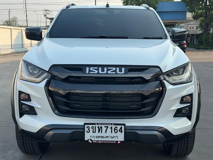 Isuzu D-Max Cab4 V-Cross 4WD เครื่อง 3.0 ปี 2022 ตัวTop สุด M Senser รอบคัน เกียร์ออโต้  2