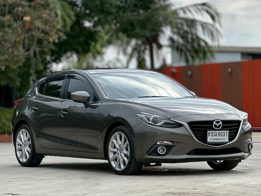 รหัสรถ PAT6031 Mazda 3 2.0 S Sport Hatchback สีเทาดำ ปี 2017