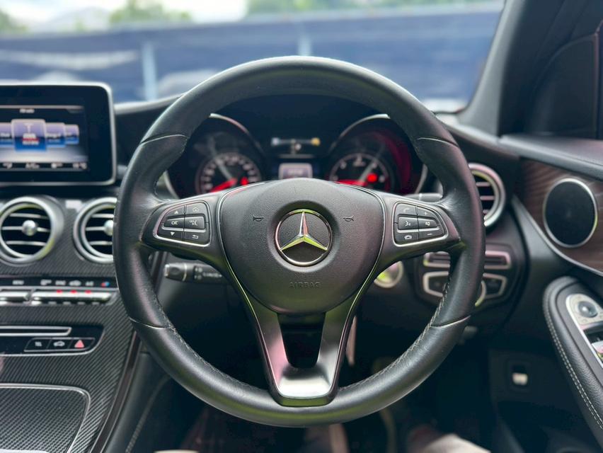 Mercedes Benz GLC250d ปี 2018   11