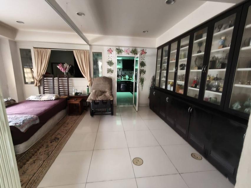 ขายบ้านสุขุมวิท71 ปรีดีพนมยงค์14 ทาวน์โฮมหลังมุม 3ชั้น ที่ดิน 39ตร.ว 5ห้องนอน ใกล้รถไฟฟ้าBTSพระโขนง เอกมัย ถนนกว้าง Sukhumvit 71 Ekkamai 0879074045 4