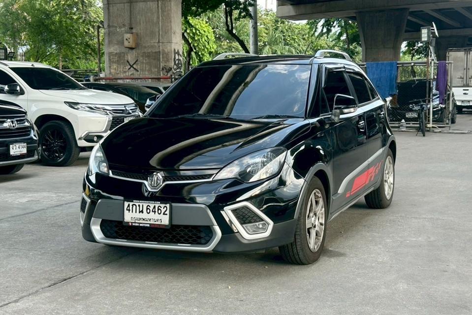 MG 3 1.5 Xross Sunroof AT ปี 2015 ซันรูฟ รุ่นท๊อปสุด รถสวยขับดี