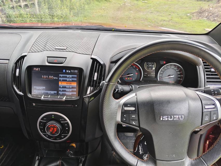 ขายรถไมล์น้อย Isuzu D-MAX V-Cross Max 4D 4x4 3.0 Ddi Blue Power Z-Prestige  6