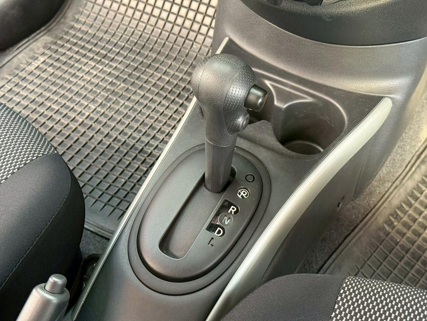 NISSAN ALMERA 1.2 E Sportech ปี2016 9