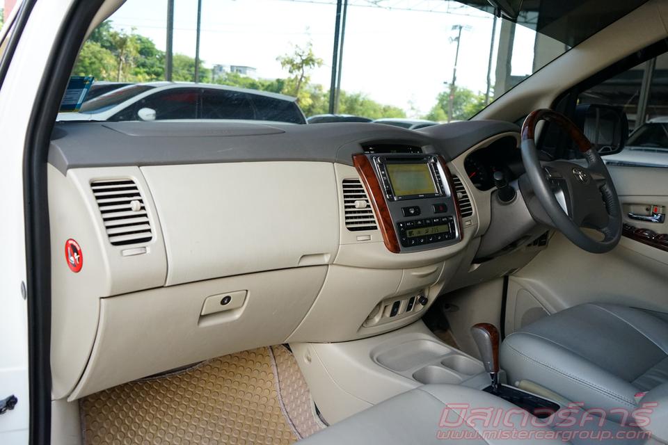 2011 TOYOTA INNOVA 2.0 V ( 8050 ) 16