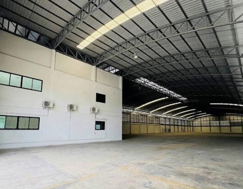 ให้เช่าโกดัง โรงงาน พร้อมสำนักงาน 3 ชั้น / ทำเล พระราม 2 ตำบลนาดี อ.เมือง สมุทรสาคร / จากถนนพระราม 2 เข้ามาไม่ไกล / พื้นที่ใช้สอยรวม 3450 ตารางเมตร 7
