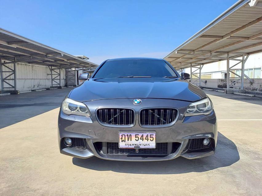 BMW 520d (F10) ปี2011 รถสภาพสวยเดิมๆไม่เคยมีอุบัติเหตุ สีเทา