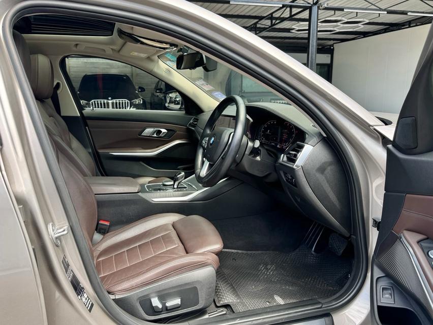 BMW 320Li Limousine (G28)ปี 2021 เลขไมล์ 81,xxx km.💰ราคา 989,000 บาท *ไม่รวมป้าย รูปที่ 9