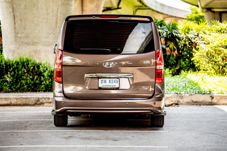 Hyundai H-1 ELITE 2.5 ดีเซล ปี 2014 สีน้ำตาล มือเดียวป้ายแดง  6