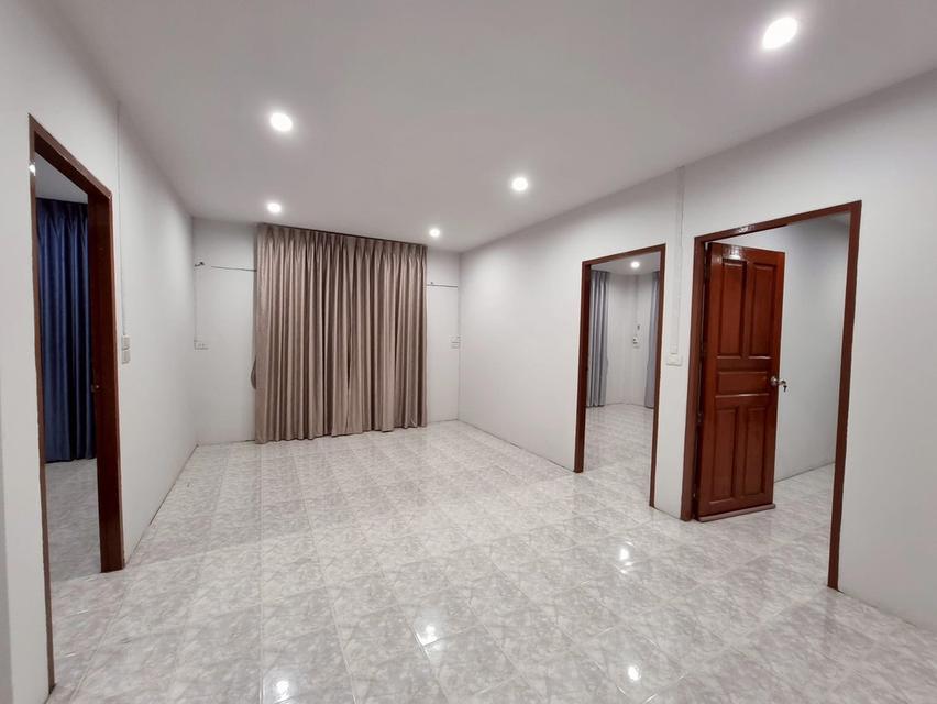 บ้านเช่าใกล้รถไฟฟ้า ให้เช่าบ้านหทัยราษฎร์ ซอย4 เนื้อที่ 51ตรว. 5นอน 3น้ำ 4ที่จอดรถ รับจดทะเบียนบริษัท 9