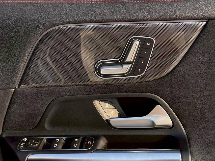 Mercedes Benz GLA200 AMG Dynamic (MY2022) ปี 2021 จด 2022 รูปที่ 15