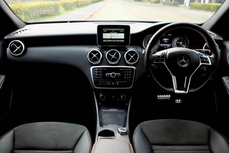 ด่วน Mercedes Benz A180 AMG Dynamic ปี 2016 รถหรูสภาพสวยๆ ราคาประหยัด 7