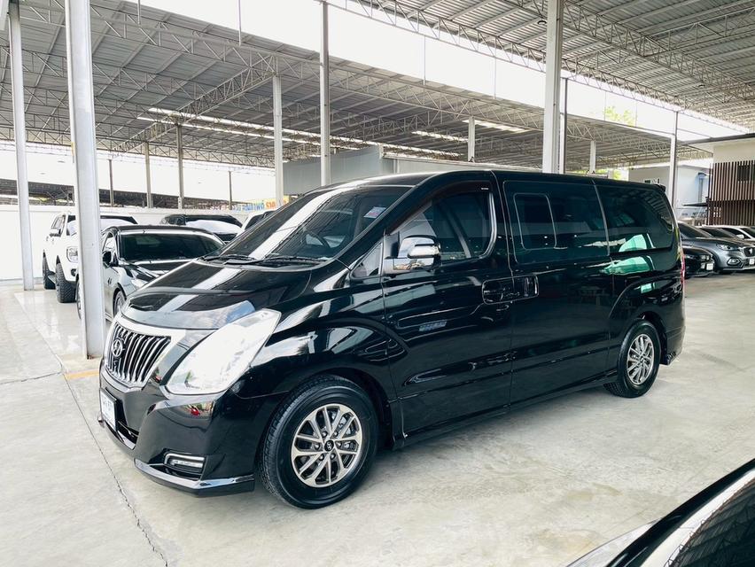 Hyundai H-1 2.5 Delux Auto ปี18แท้ เข้าศูนย์ตลอด