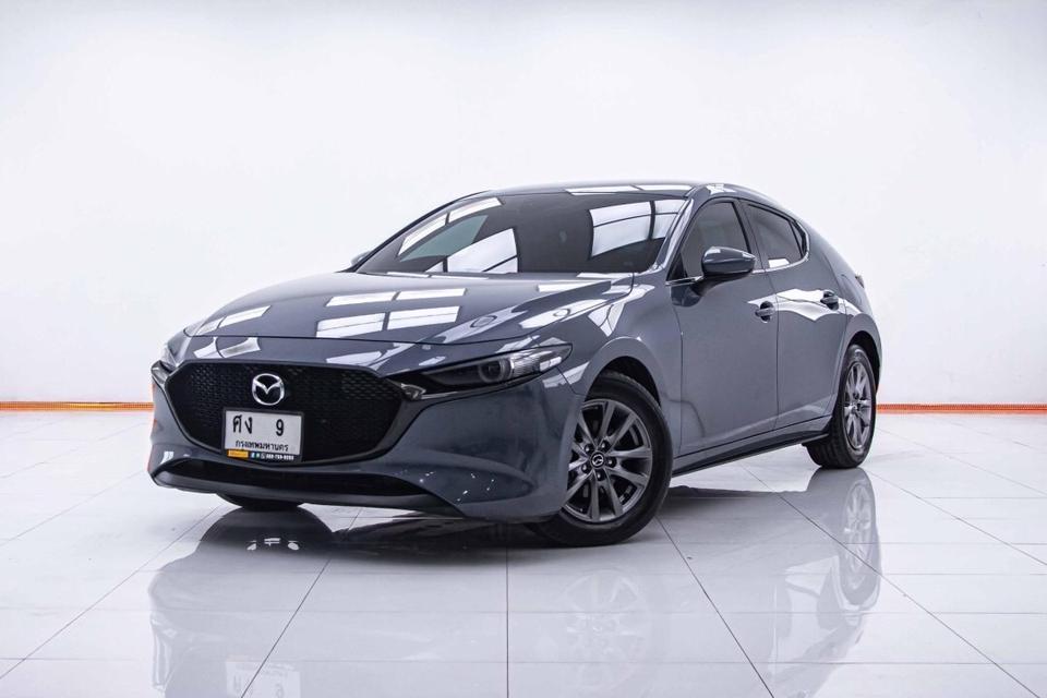 รหัสรถ  1C517 MAZDA3 2.0 C SPORT 2023