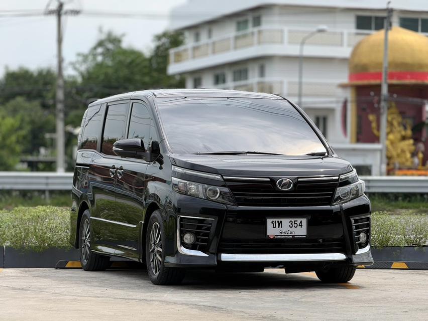 TOYOTA VOXY, 2.0 ZS  โฉม ปี14-ปัจจุบัน สีดำ ออโต้  เครื่องยนต์ 2.0 เบนซินล้วน ไม่เคยติดแก๊สมาก่อน รูปที่ 4