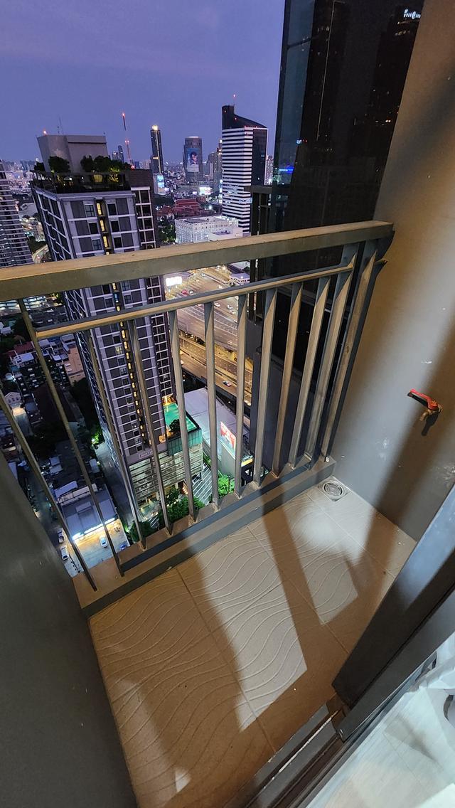 เจ้าของปล่อยเช่า คอนโด Rhythm Asoke 1 ชั้น 33 ห้องสตูดิโอ 22.5 ตรม. วิวสระว่ายน้ำ+เมือง 15