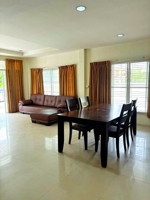 ให้เช่าบ้าน 2 ชั้นหลังมุม 40ตร.วา. รร.สารสาสน์วิเทศ สายไหม 1 กม. ตลาดวงศกร 1.4 กม. สุขาภิบาล 5 320ตร.ม. เฟอร์ฯครบ 3 นอน 2