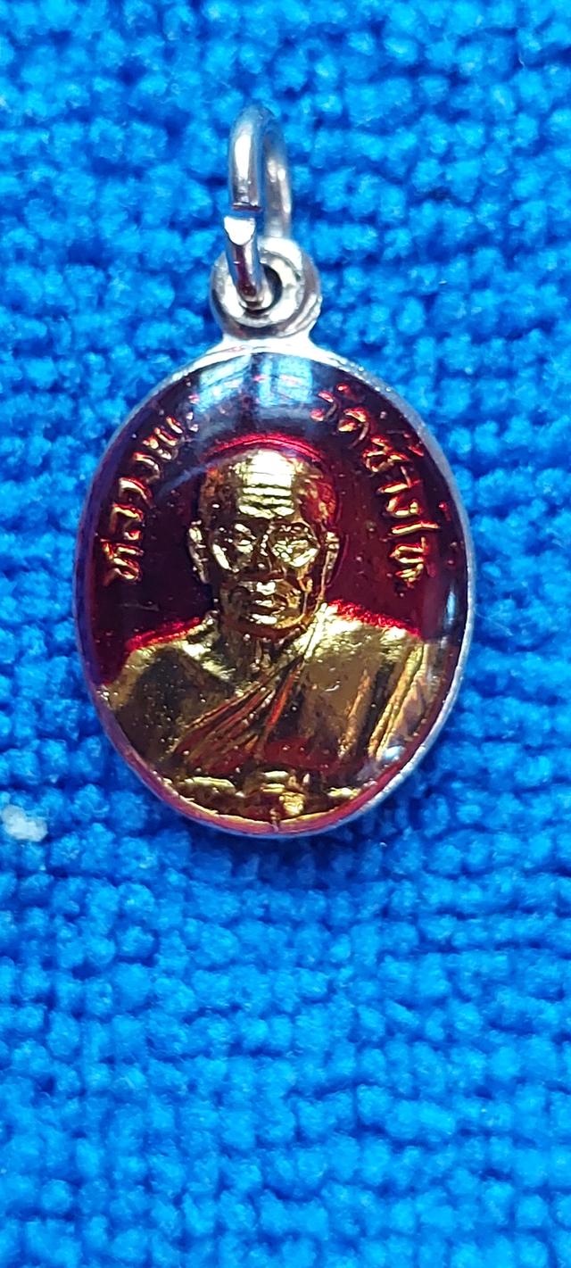 เหรียญเม็ดแตงลงยาสีแดงหลวงพ่อทวดปี2522 รูปย่อยที่ 3