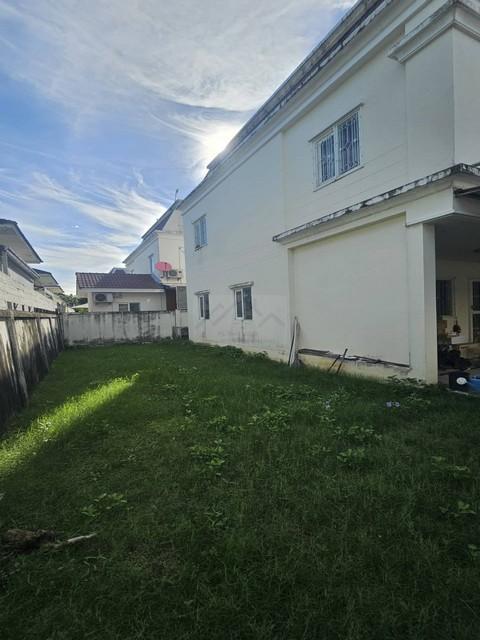 ขายทาวน์โฮม 2 ชั้นหลังมุม 40 ตรว. หมู่บ้าน ดิ เอ็กซ์คลูซีฟ The Exclusive นวลจันทร์ 56 ทำเลดี เดินทางสะดวก ใกล้ทางด่วน 2