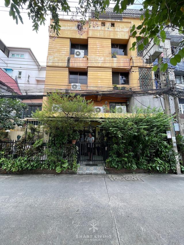อาคาร4ชั้น ทำเลทอง ตั้งอยู่ใน location ที่ดี วิภาวดี 22 เดินทางสะดวก เข้าออกได้หลายทาง พร้อมทำธุรกิจได้หลายแบบ ทั้งร้านอาหาร office หรือ Airbnb 1