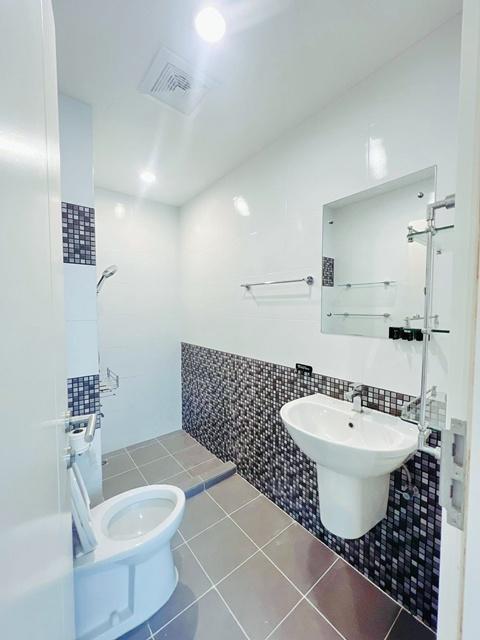 ฟิวเจอร์ พาร์ค รังสิต MRT รังสิต 3.2กม. ให้เช่าทาวน์โฮมสุดหรู 2 ชั้น 21 ตร.วา. 170 ตร.ม. รร.หอวัง ปทุมธานี 2.4 กม. ตกแต่ 6