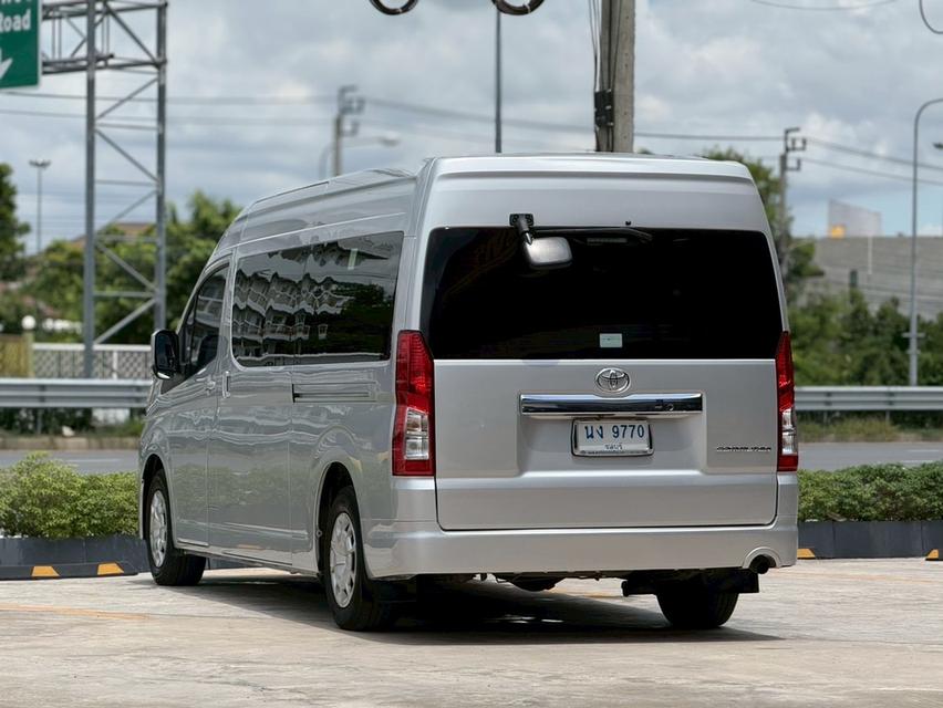 2019 TOYOTA COMMUTER, 2.8 โฉม ปี19-ปัจจุบันสีเทา เครื่องยนต์ 2.8 ดีเซล เกียร์ออโต้ ป้ายฟ้าแท้ รูปย่อยที่ 2