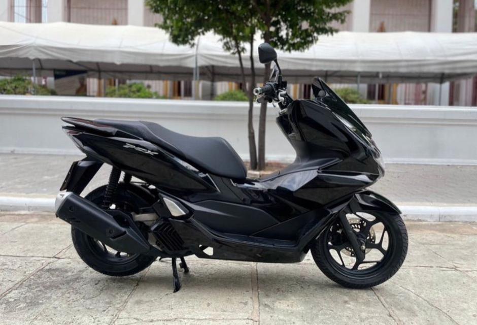 Honda PCX160i สีดำล้วน 2