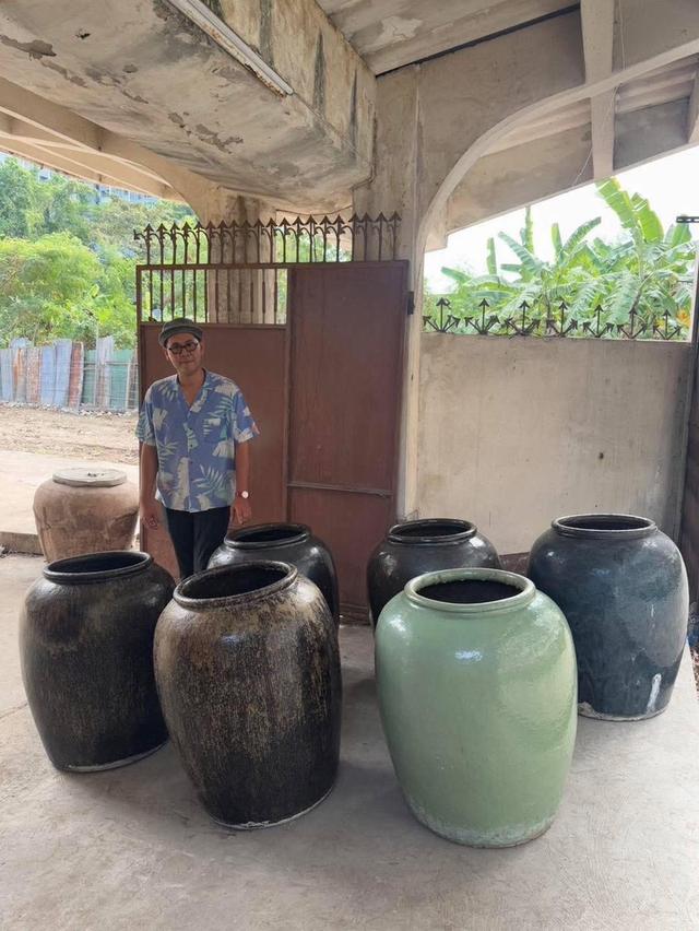รับซื้อโอ่งเขียวไข่กา