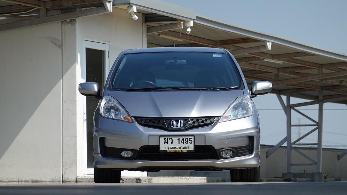 Honda Jazz GE Japan ปี 2012 สี เทา ไมล์ 200,000 กม. 17