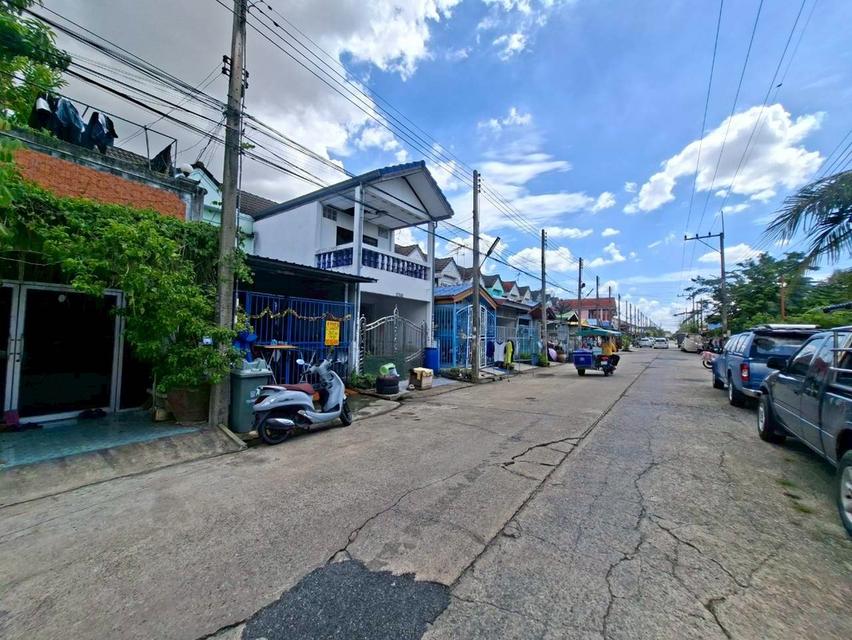 ขายบ้าน 2 ชั้น หมู่บ้านรุ่งเรืองเฮ้าส์1 คลอง4 ลาดสวาย ถนนพระองค์เจ้าสาย 3