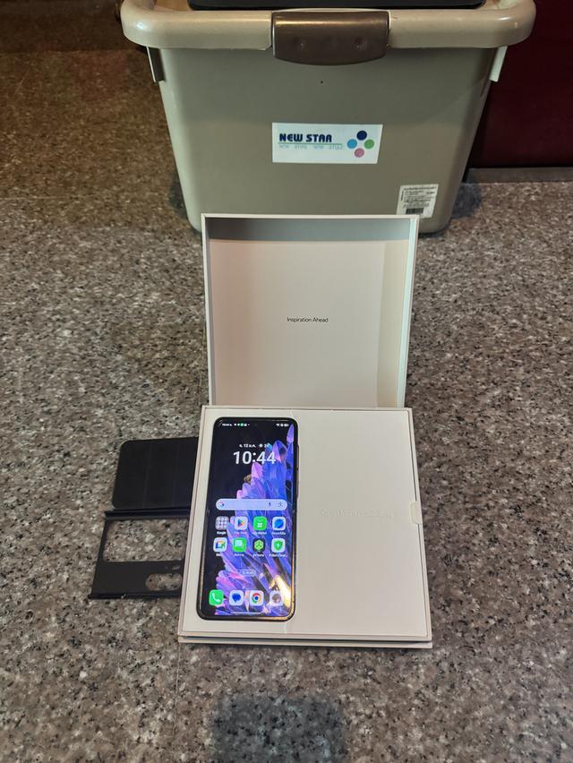 ขายๆๆๆถูกOPPO Find N2Flip 256กิ๊กสีPurpleมีกล่องสภาพสวยการใช้งานดีเยี่ยมทุกๆฟังชั่นเครื่องรีสโตได้ตลอดไม่มีติดแอคเค้าใดๆคับ ( จอสวยกริปไม่มีเบรินไม่มี
