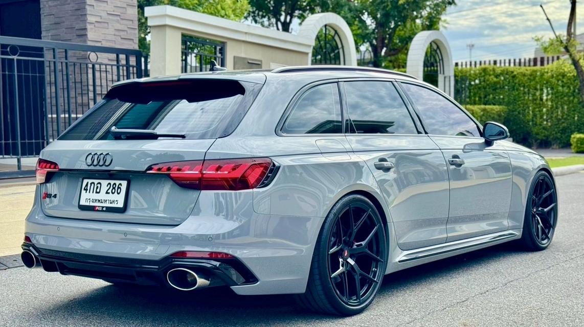 AUDI RS4 Avant Quattro (CBU) āļĢāļđāļāļĒāđāļāļĒāļāļĩāđ 2