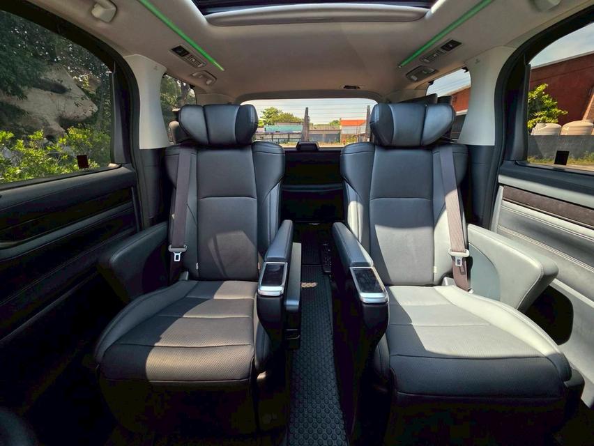 Toyota ALPHARD 2.5SC PACKAGE สีดำ ปี 2022 ไมล์ 40,000 กม.  8