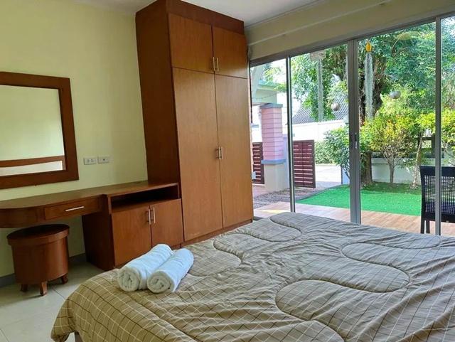 ตลาดนัดในยาง 1.8 กม. ให้เช่าบ้านชั้นเดียวหรูหรา 52ตร.วา. 202ตร.ม. สนามบินภูเก็ต 1.7 กม. พร้อมเฟอร์ 2นอน 1น้ำ