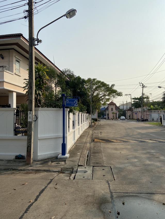 บ้านเดี่ยว มือ 2 ทำเลดี ติดโลตัสศรีนครินทร์ ขายต่ำกว่าราคาตลาด 10.9 ลบ 5