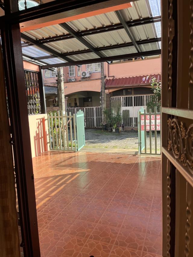 ✳️ขายด่วนทาวน์เฮ้าส์2ชั้นใจกลางเมืองสตูล2ห้องนอน 2 ห้องน้ำ ติดห้องริมเนื้อที่26.30ตารางวา ลดราคาเหลือ1,830,000บาทที่ตั้ง : 15/21 ถ.ยาตราสวัสดี ต.พิมาน 4
