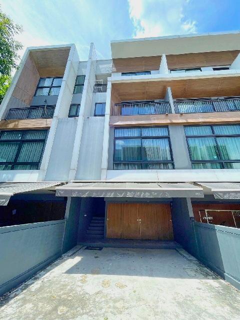 ลาดพร้าว71 รร. สตรีวิทยา2 MRTภาวนา 3กม.ให้เช่าทาวน์โฮม 3.5 ชั้น 260ตร.ม. 20 ตร.วา. 3นอน 4น้ำ 4แอร์ เดอะแจส วังหิน 1.2 กม