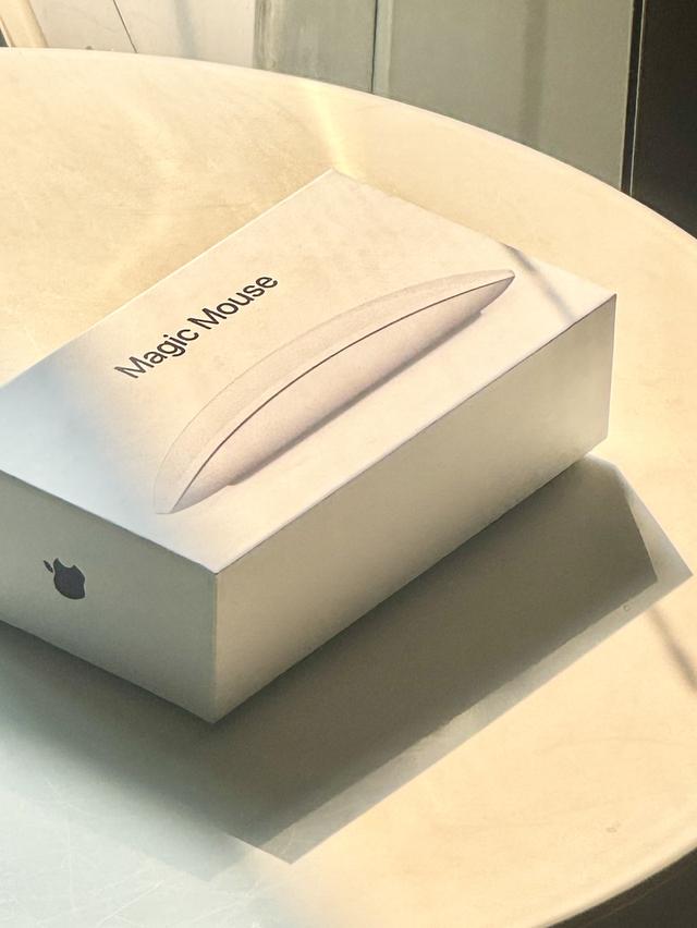 Apple Magic Mouse แท้ สีขาว ใช้ 2 ครั้ง สภาพ 99% กล่องครบ รุ่น Lightning รูปที่ 3