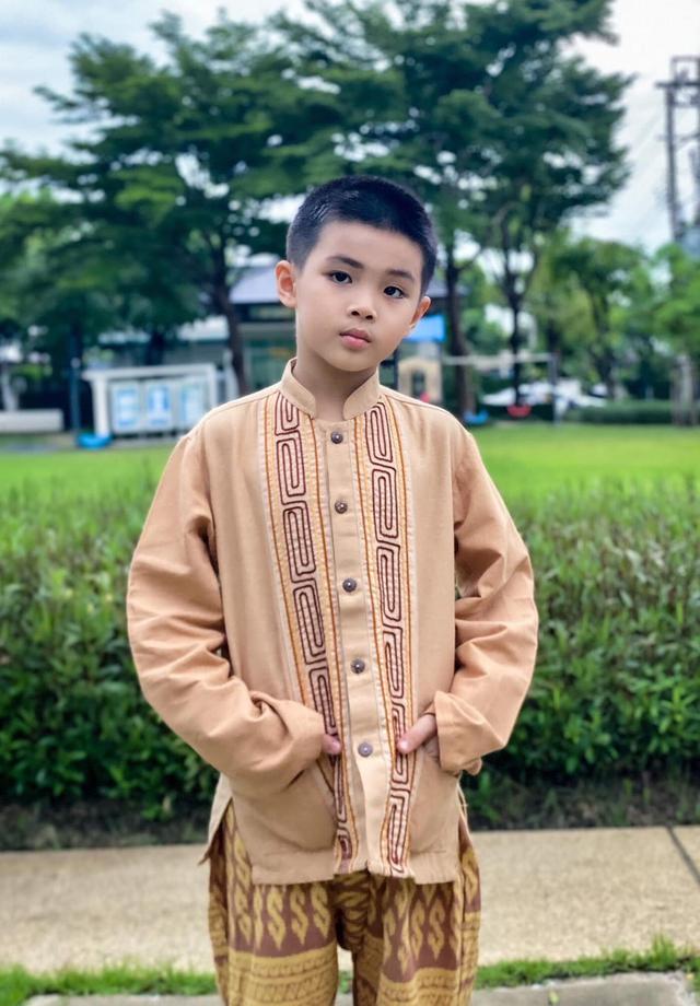 ชุดไทยเด็กชาย เสื้อแขนยาวกับโจง 2