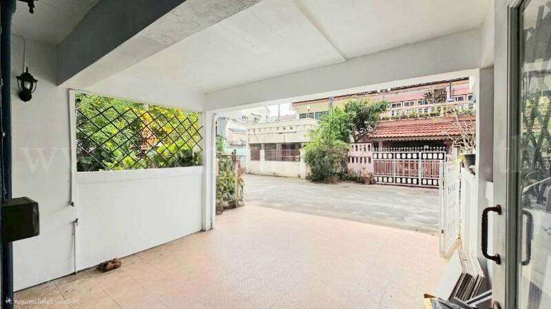 ให้เช่า ทาวน์เฮ้าส์ 3 ชั้น ซอย พิบูลสงคราม 22 ใกล้ MRT แยกติวานนท์ รีโนเวทใหม่พร้อมอยู่ 2