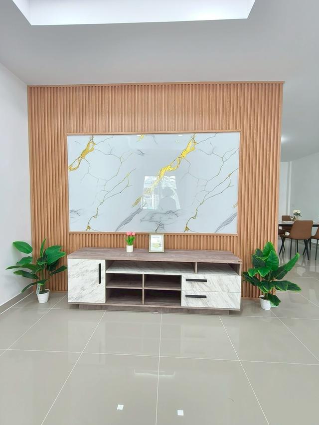 หมู่บ้านราชพฤกษ์  ถนนฉลองกรุง 61 ลาดกระบัง  หนองจอก  สุวินทวงศ  ์นัดชมบ้าน 085-318-6868 คุณวา 5