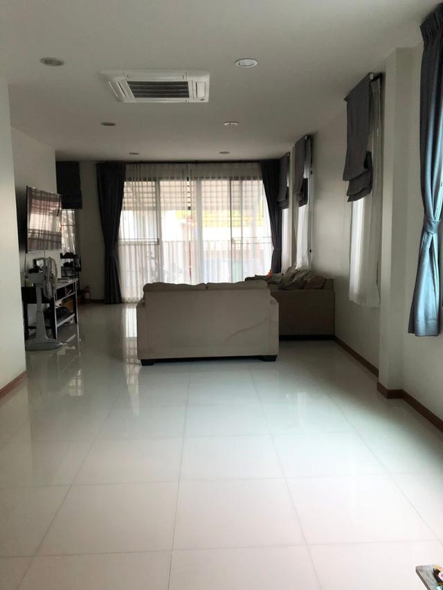 ขายบ้านซอยปุณณวิถี ทาวน์โฮม3ชั้น เนื้อที่42ตรว. 4ห้องนอน 5ห้องน้ำ เข้าออกได้หลายทาง  5