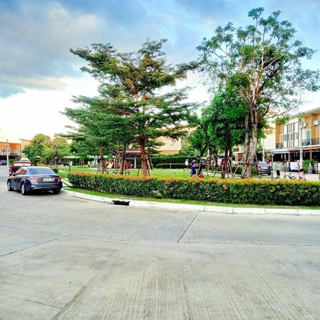 ม.พระจอมเกล้าธนบุรี 1.8 กม. 3 นอน ถูกสุดๆ สุขสวัสดิ์ พระราม3 ให้เช่าทาวน์โฮมหลังมุม 34ตร.วา. 270ตร.ม. 2 น้ำ 7