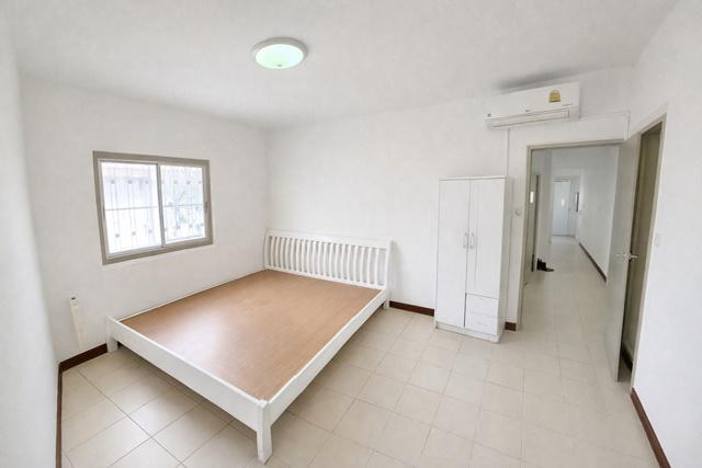 ให้เช่า คอนโดบ้านเอื้ออาทร สุวรรณภูมิ 1 ชั้น5 วัดศรีวารีน้อย 33 ตรม.รีโนเวทใหม่ ไม่เคยเข้าอยู่ ปูกระเบื้องใหม่ ทาสีใหม่ 3