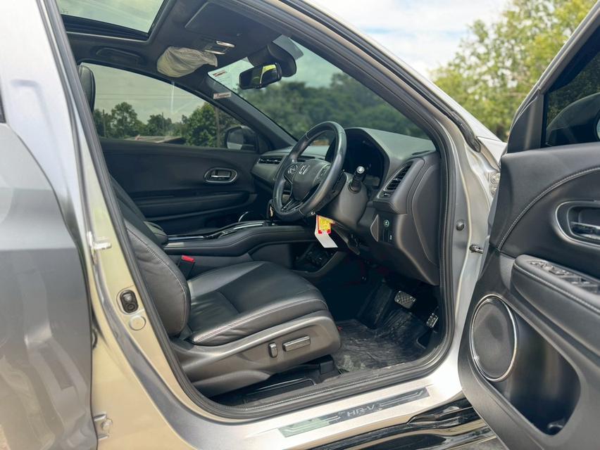 HONDA HRV 1.8  RS TOP SUNROOF (mnc)ปี 20 สีเทา  ออโต้  สวยหรูสปอร์ตน่าขับมากๆ 14