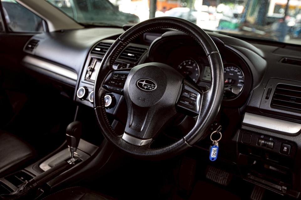 Subaru Xv 2.0 AWD สีเทา ปี 2013  15