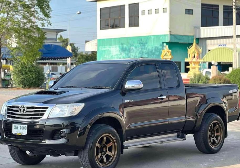 Toyota Hilux Vigo Champ สีดำ