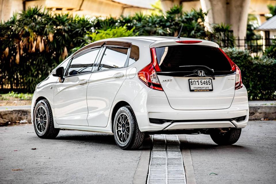 Honda Jazz 1.5 SV ปี 2018 สีขาว มือเดียวป้ายแดง  7