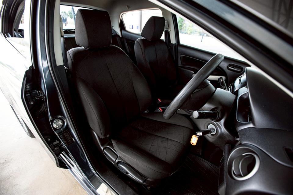 Mazda2 1.5 Groove Sport ปี 2013 สีเทา มือเดียวป้ายแดง 13